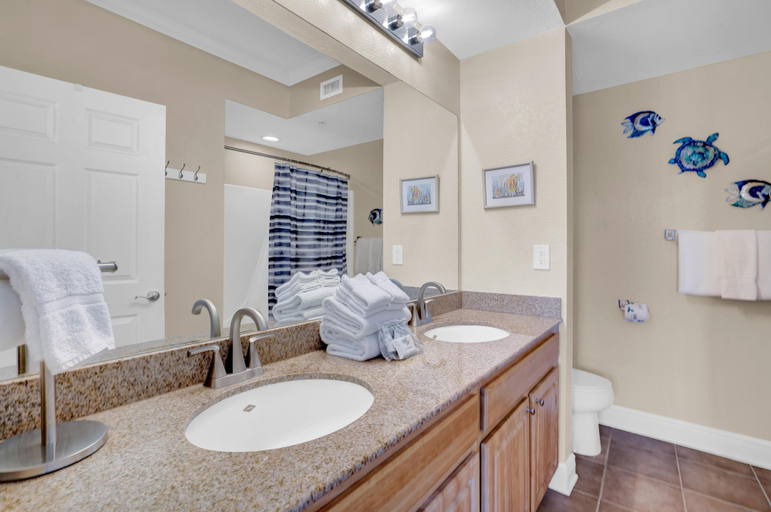 Bathroom 3, Crystal Tower 508, Baldwin
