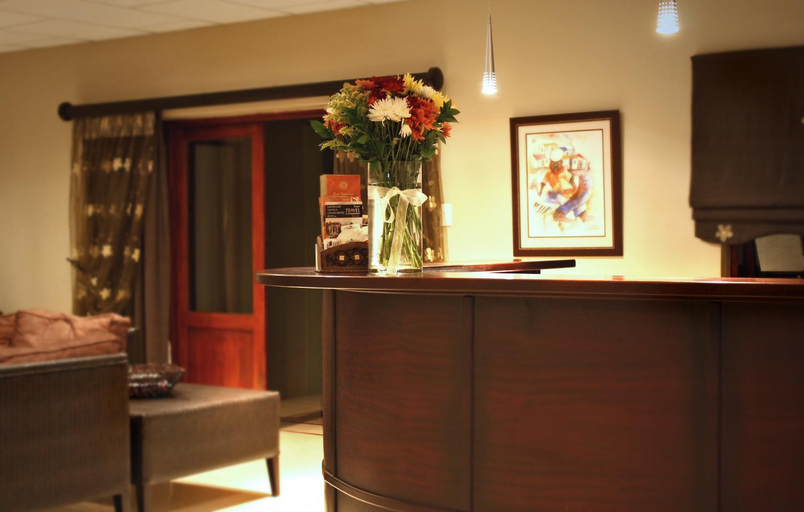 Public Area, Mondior Manor Guest House, Frances Baard