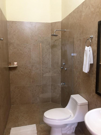 Bathroom 4, Hotel Rinconada del Convento - Izamal, Izamal