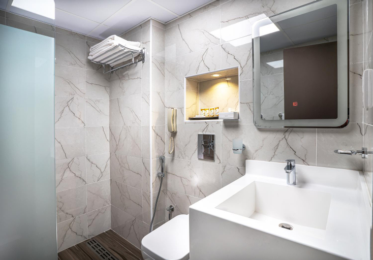 Bathroom 4, Marbella Resort, Sharjah City