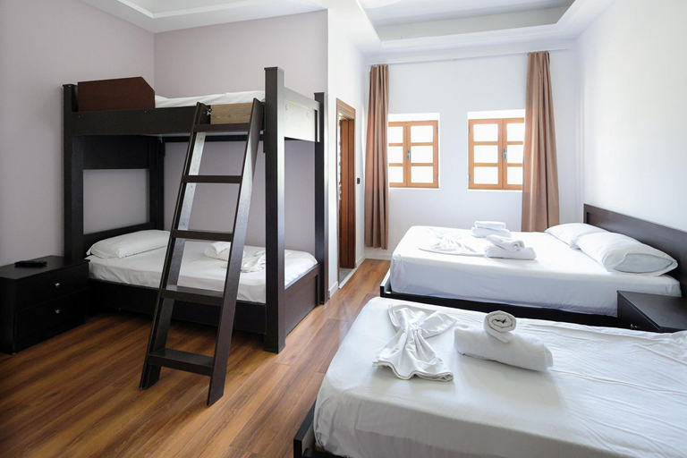 Bedroom 2, Hotel Ajka, Beratit