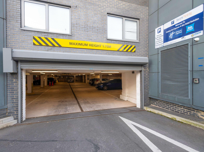 Exterior & Views 2, ibis budget Swindon, Swindon