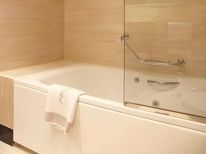 Bathroom 4, Hotel San Juan de los Reyes, Toledo