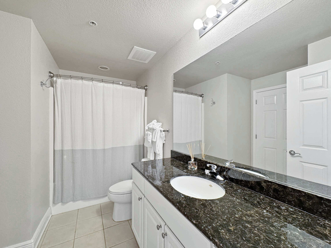 Bathroom 2, Sunset Crossing For 6!, Baldwin