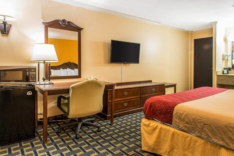 Bedroom 5, Econo Lodge Milldale - Southington, Hartford