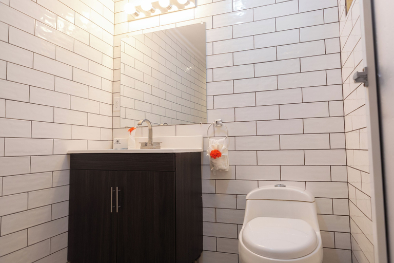 Bathroom 4, Fantasy Island Beach Resort, Dive and Marina All Inclusive, Roatán