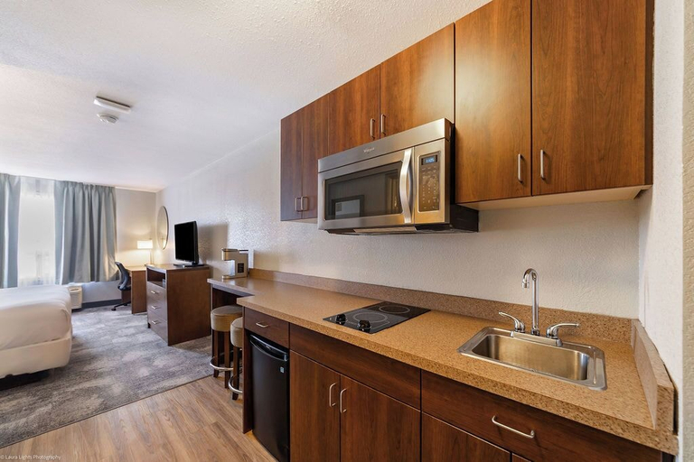 Others 4, Home Inn and Suites Lloydminster, Division No. 17