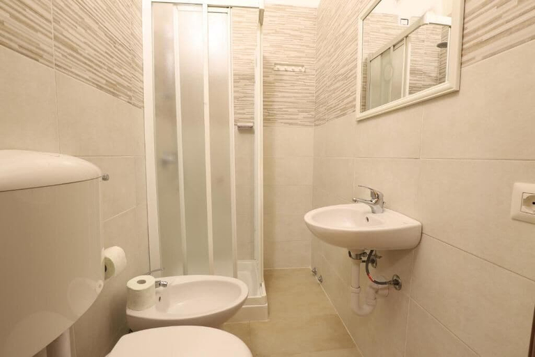 Bathroom 4, Hotel Carlo Goldoni, Milano