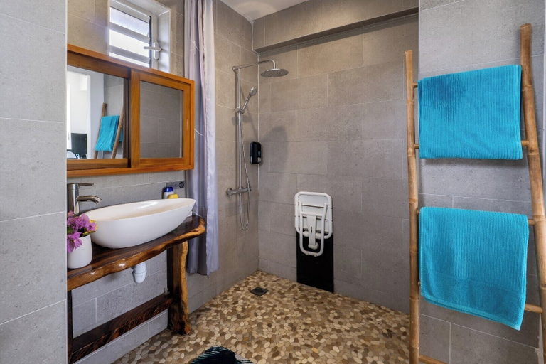 Bathroom 5, VAI ITI LODGE
