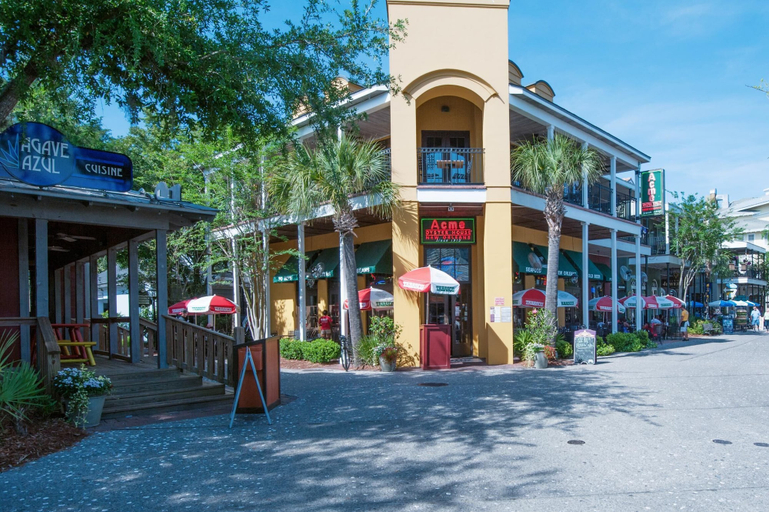 Exterior & Views 2, Bahia 4322 4324, Walton