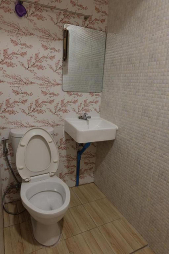 Bathroom 3, Doi Tung Heng Thana Homestay, Mae Fa Luang