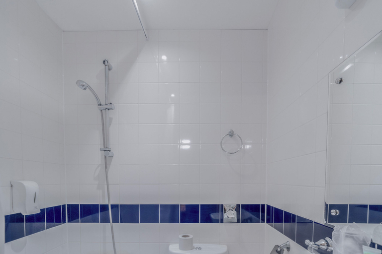 Bathroom 4, Grand Hotel Scarborough, North Yorkshire