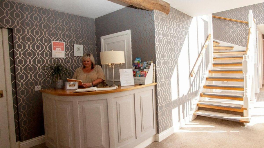Public Area, Leeming Wells Guest House, Bradford