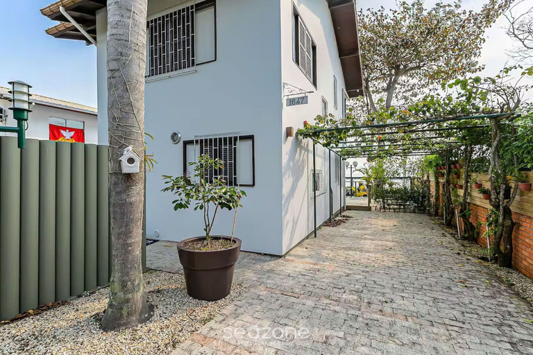 Property grounds 2, Seafront Beautiful House in Sto. Antonio Cda1647, Florianopolis