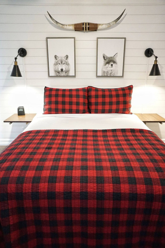 Room 4, Fox Den Suite in Shaver Lake, Fresno