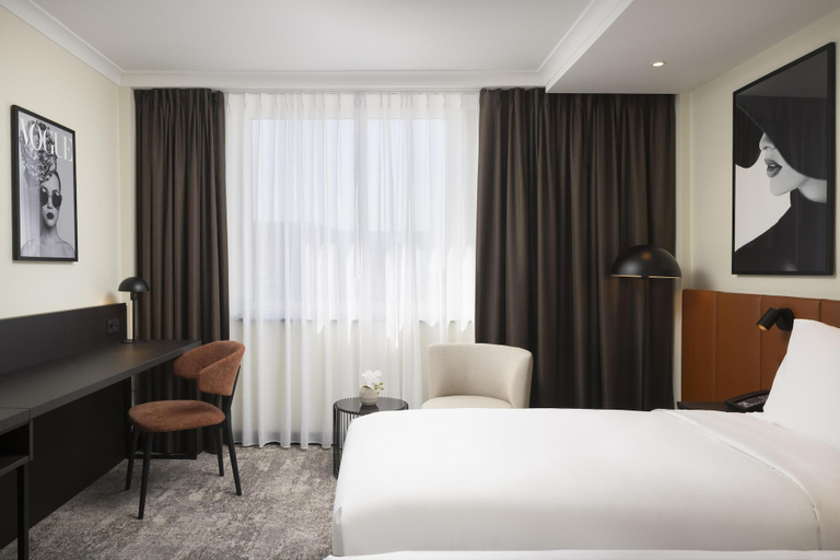 Bedroom 4, Hilton Düsseldorf, Düsseldorf