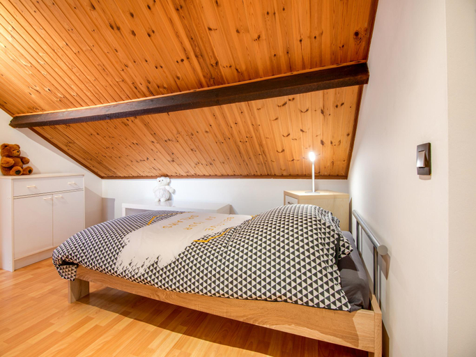 Bedroom 2, Holiday home in Cul-des-Sarts with garden, Hainaut
