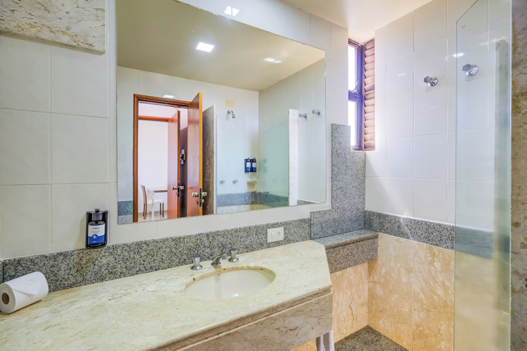 Bathroom 5, SLAVIERO Londrina, Londrina