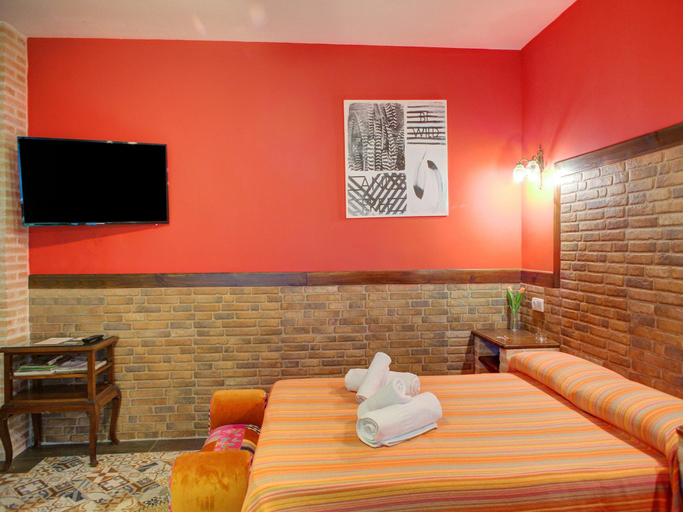 Bedroom 3, Tranquil Garden Hideaway, Madrid