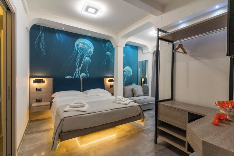 Bedroom 2, Carizza Rooms, Ragusa
