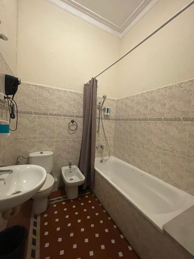 Bathroom 5, Hostal Balmes Centro, Barcelona