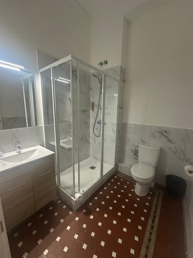 Bathroom 5, Hostal Balmes Centro, Barcelona