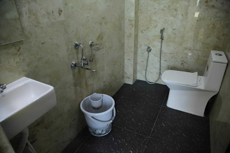Bathroom 4, Kings Residency, Tiruvannamalai