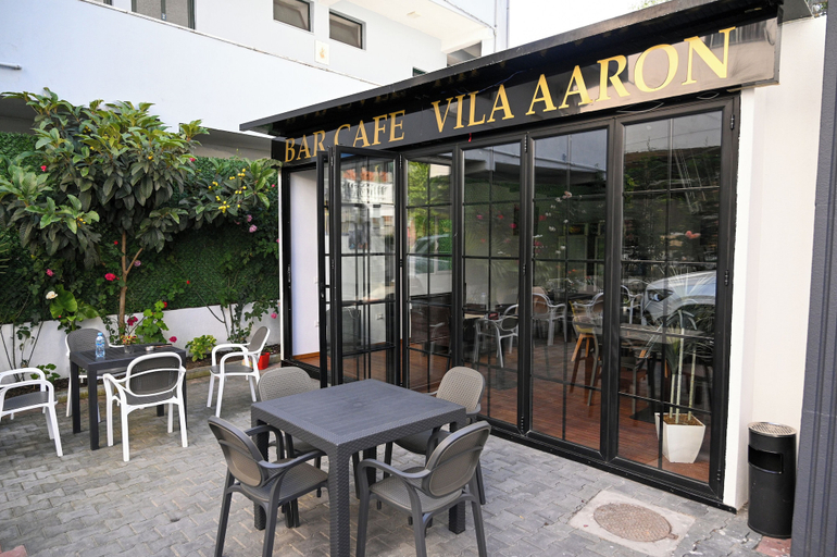 Food & Drinks 5, VILA AARON, Durrësit