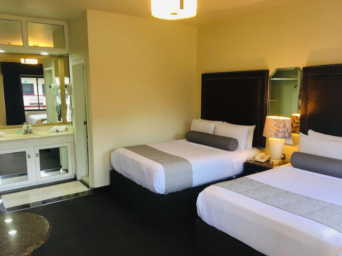 Others 3, Hotel Frontiere, Tijuana