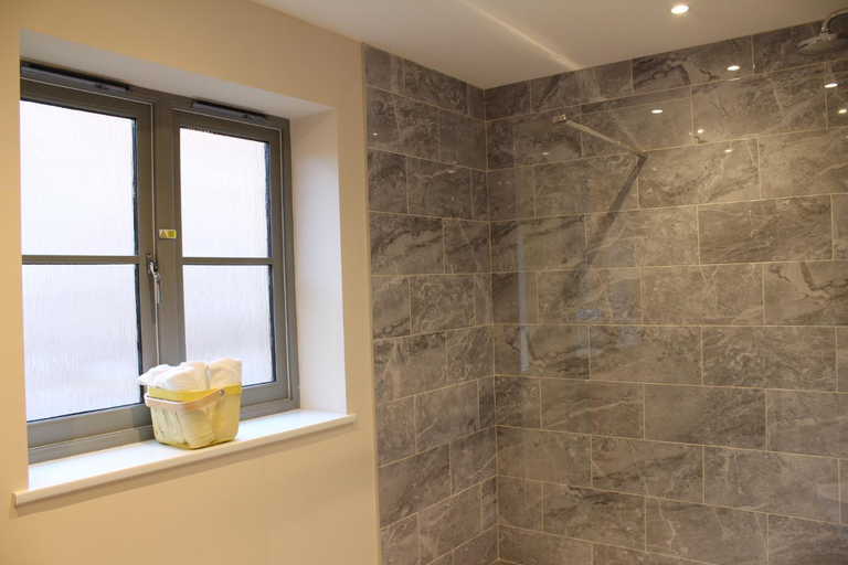 Bathroom 3, The Kings Head Inn, Norwich - AA 5-Star rated, Norfolk
