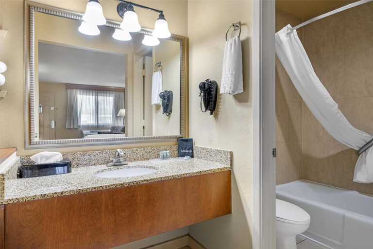Bathroom 4, Best Western Cottonwood Inn, Yavapai