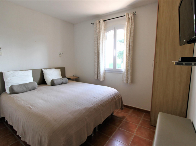 Bedroom 3, Provencal Parkside Haven, Bouches-du-Rhône