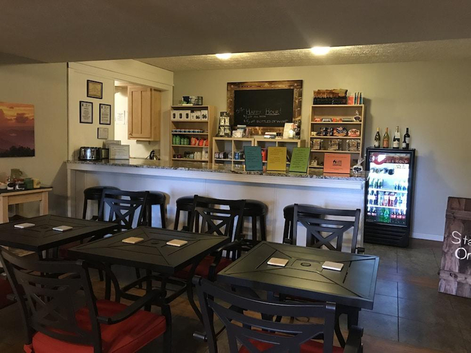 Food & Drinks 5, Barefoot Hills, Lumpkin