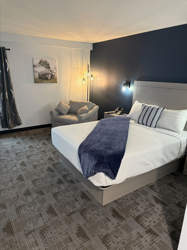 Bedroom 5, The Grant Hotel and Venue, Berrien