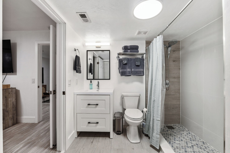 Bathroom 3, Cozy UF Condo Near Shands UF on Archer, Alachua