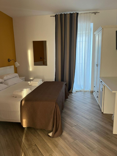 Others 5, Residenza Murat, Caserta
