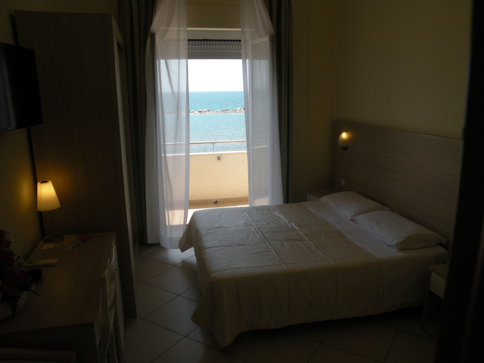 Bedroom 3, Hotel Parrini, Grosseto