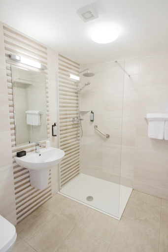 Bathroom 5, The Central Hotel Donegal