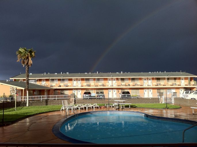 Exterior & Views 4, The River Inn and Suites, Tehama