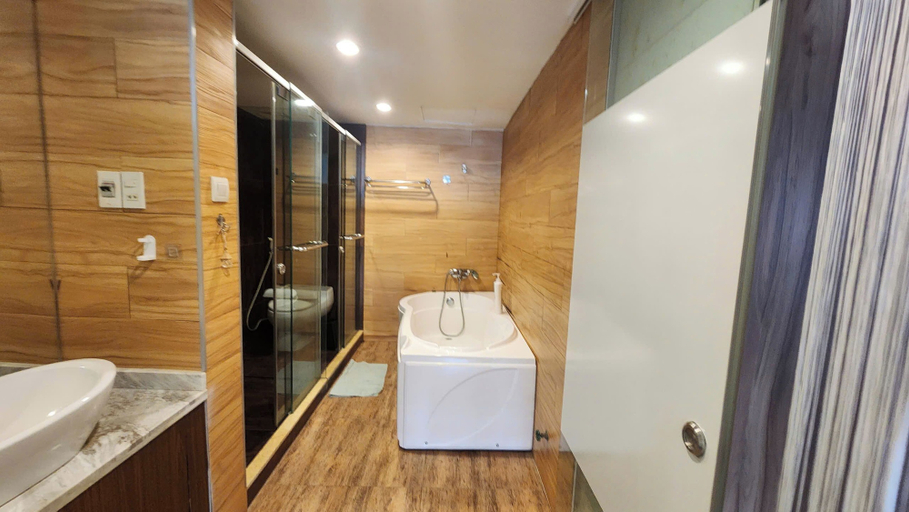 Bathroom 3, Central Garden Building - D1 Centre, District 1