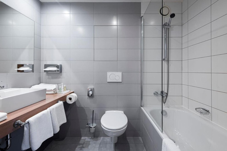 Bathroom 4, Grand Hotel International, Praha 6