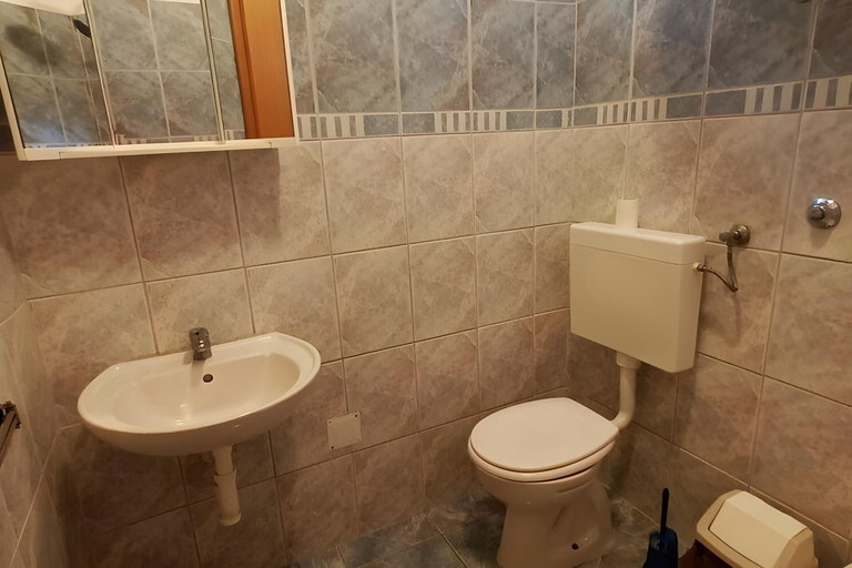 Bathroom 2, Apartments Smokvica - One Bedroom Apartment, Starigrad