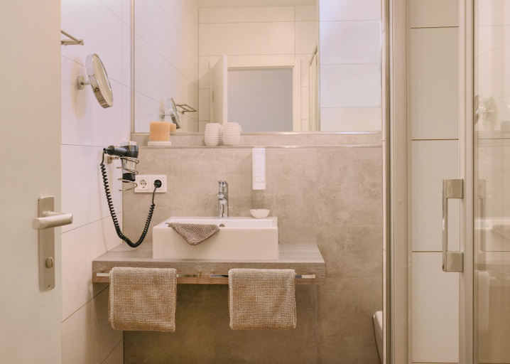 Bathroom 2, 2tHEIMAT - Hotel & Restaurant, Bernkastel-Wittlich