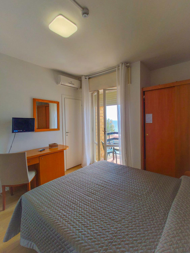 Bedroom 3, Piccolo Hotel, Latina