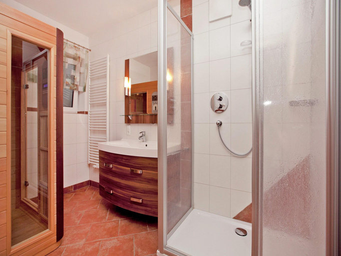 Bathroom 3, Flat in Mittersill near Ski Lift, Zell am See