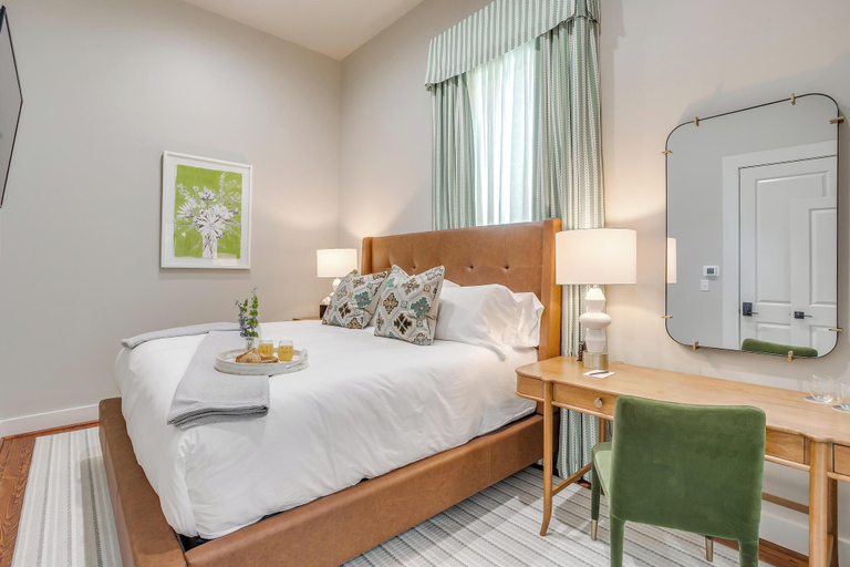Bedroom 1, Nutt House Hotel, Hood