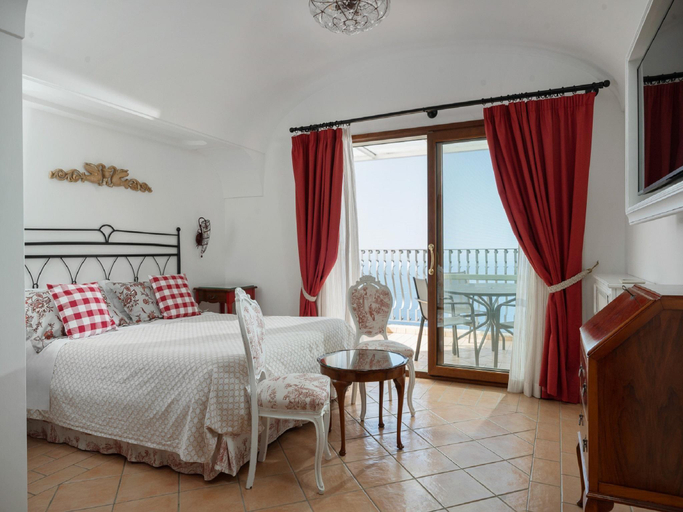 Bedroom 2, Villa in Nocelle with Amalfi Coast Views, Salerno