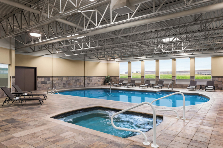 Sport & Beauty 2, DoubleTree by Hilton Pointe Claire Montreal Airport West, Montréal