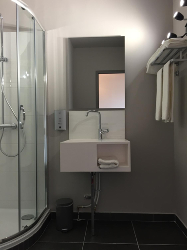 Bathroom 3, Hotel du Midi, Bouches-du-Rhône