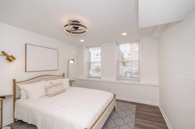 Others 5, Covington Charm Suites, Kenton